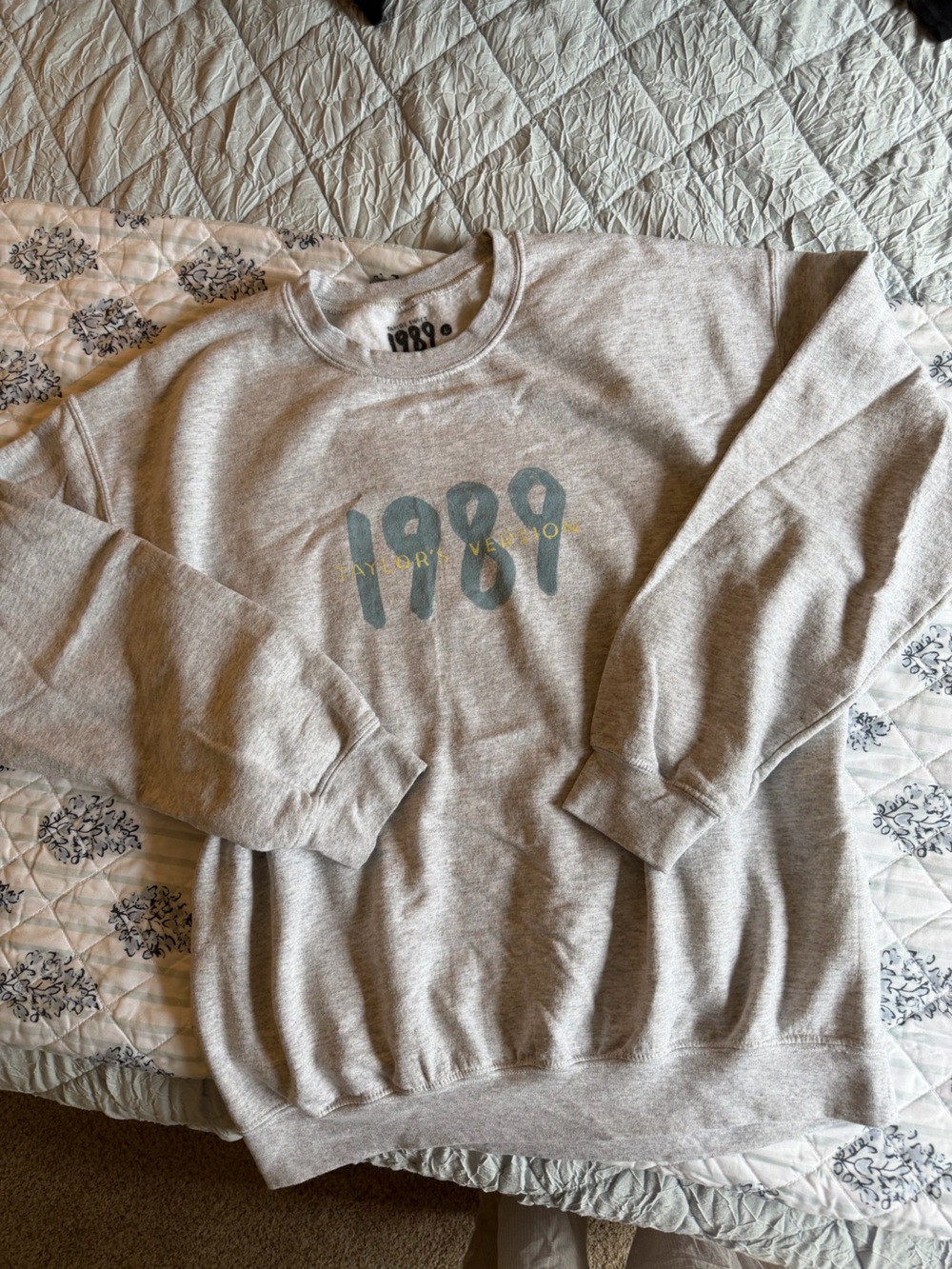 Taylor Swift Heather Gray 1989 Crewneck Sweatshirt